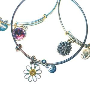 **Set of Unique Bangles**